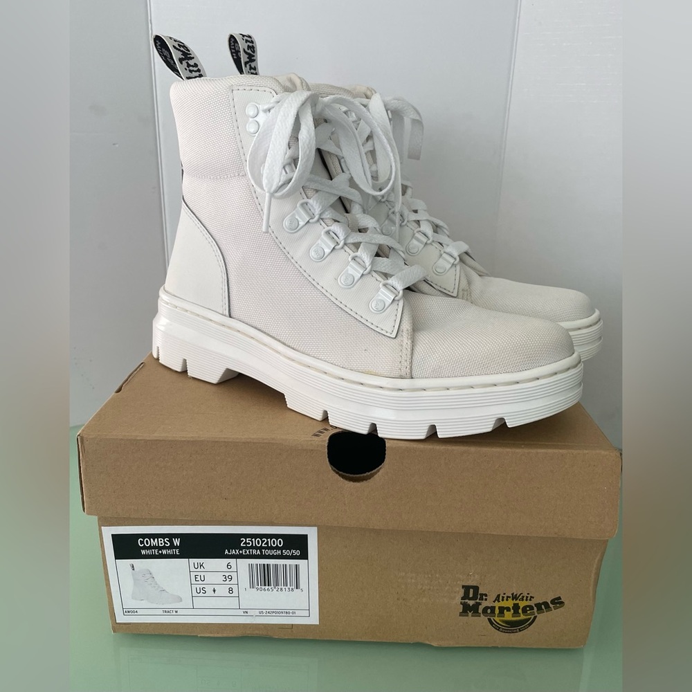 Doc Martens Combs Boots in White Womens Size 9 41